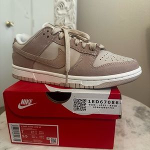 Women Nike Dunk Low SE size 7